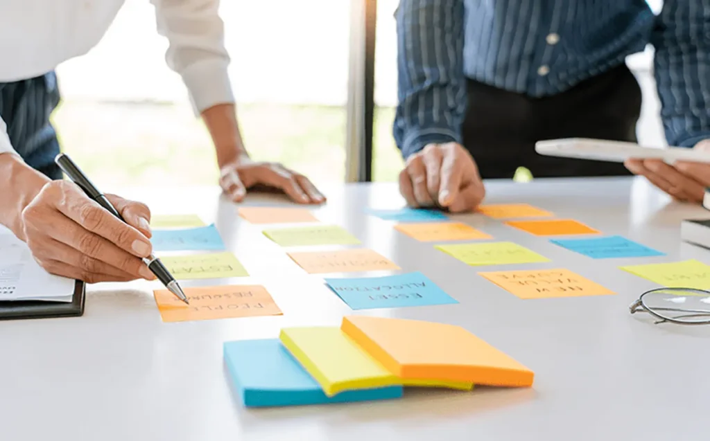 Direct sellers making important notes