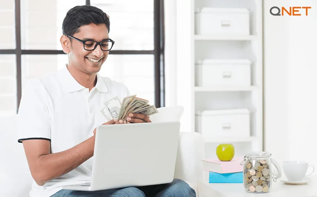 Direct seller calculating his compensation earned as a direct seller