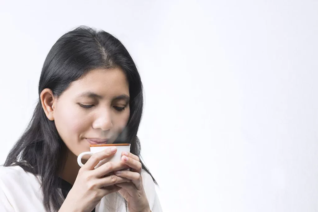 Cinnamon: Cinnamon tea boosts cognition and lifts ones spirit. 